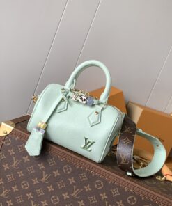 LV精品仿製薄荷綠Nano Speedy吊飾款Monogram肩帶迷你包