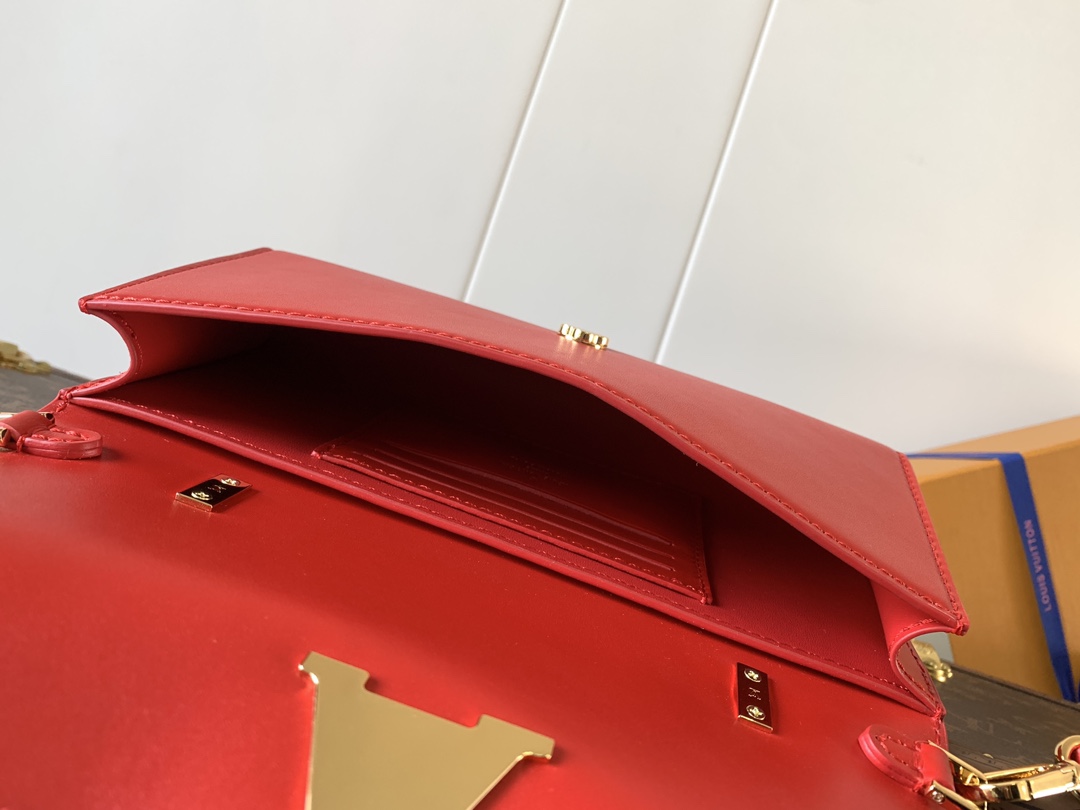 LV高仿M12405紅色手拿包金鏈條設計精緻時尚派對穿搭亮點｜歐美奢侈品精品推薦