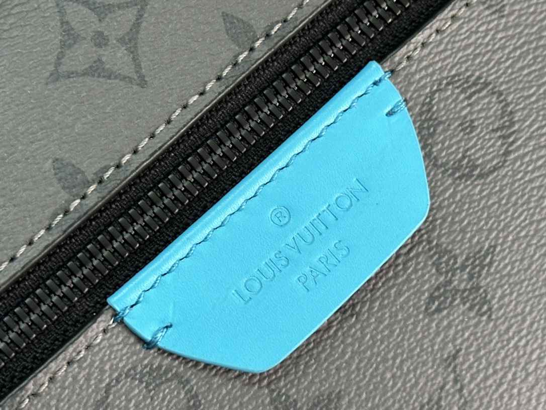 LV一比一後背包 Monogram黑色藍標設計 男用精品背包推薦｜歐美奢侈品精品推薦