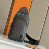 LV 精品仿製男士胸包 黑灰老花拼藍邊 單肩斜背輕便造型首選｜歐美奢侈品精品推薦