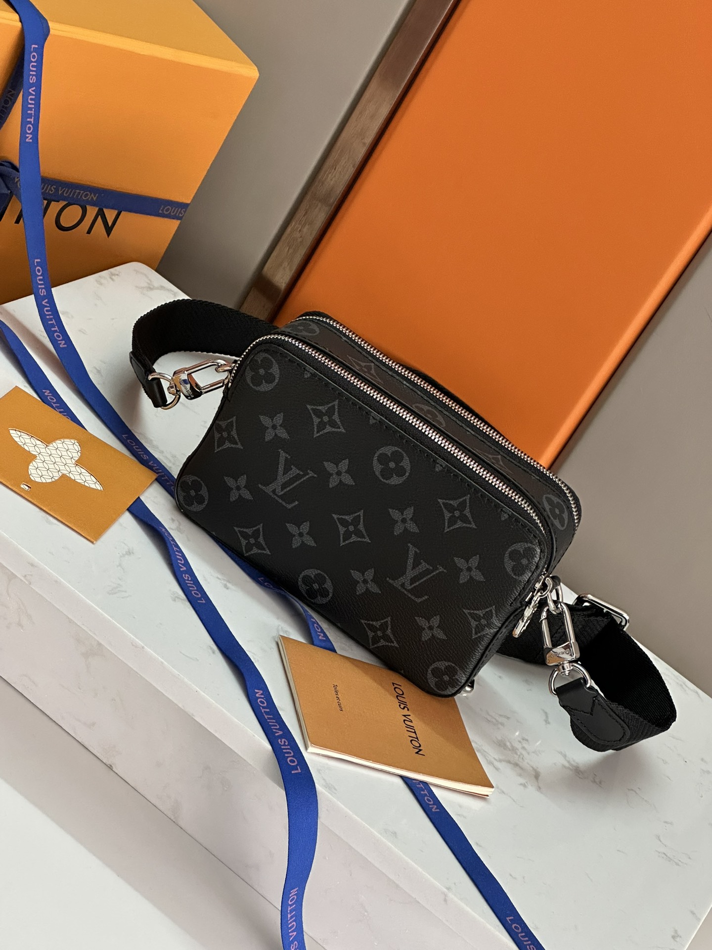 LV A貨黑色斜背包 Eclipse老花雙層拉鍊款 男用輕便出行推薦｜歐美奢侈品精品推薦