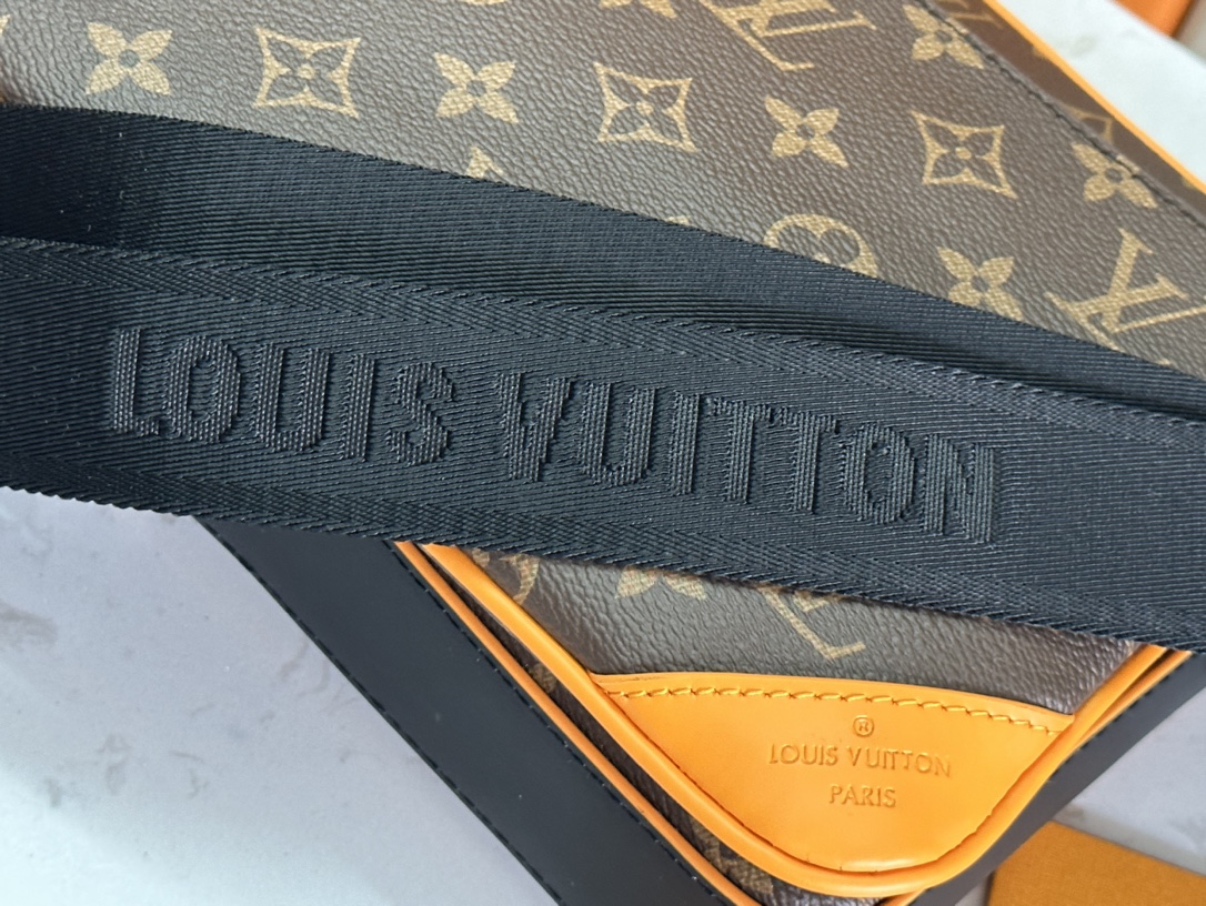 LV 高仿斜背包 老花橘角拼接男款 撞色設計休閒必備包｜歐美奢侈品精品推薦