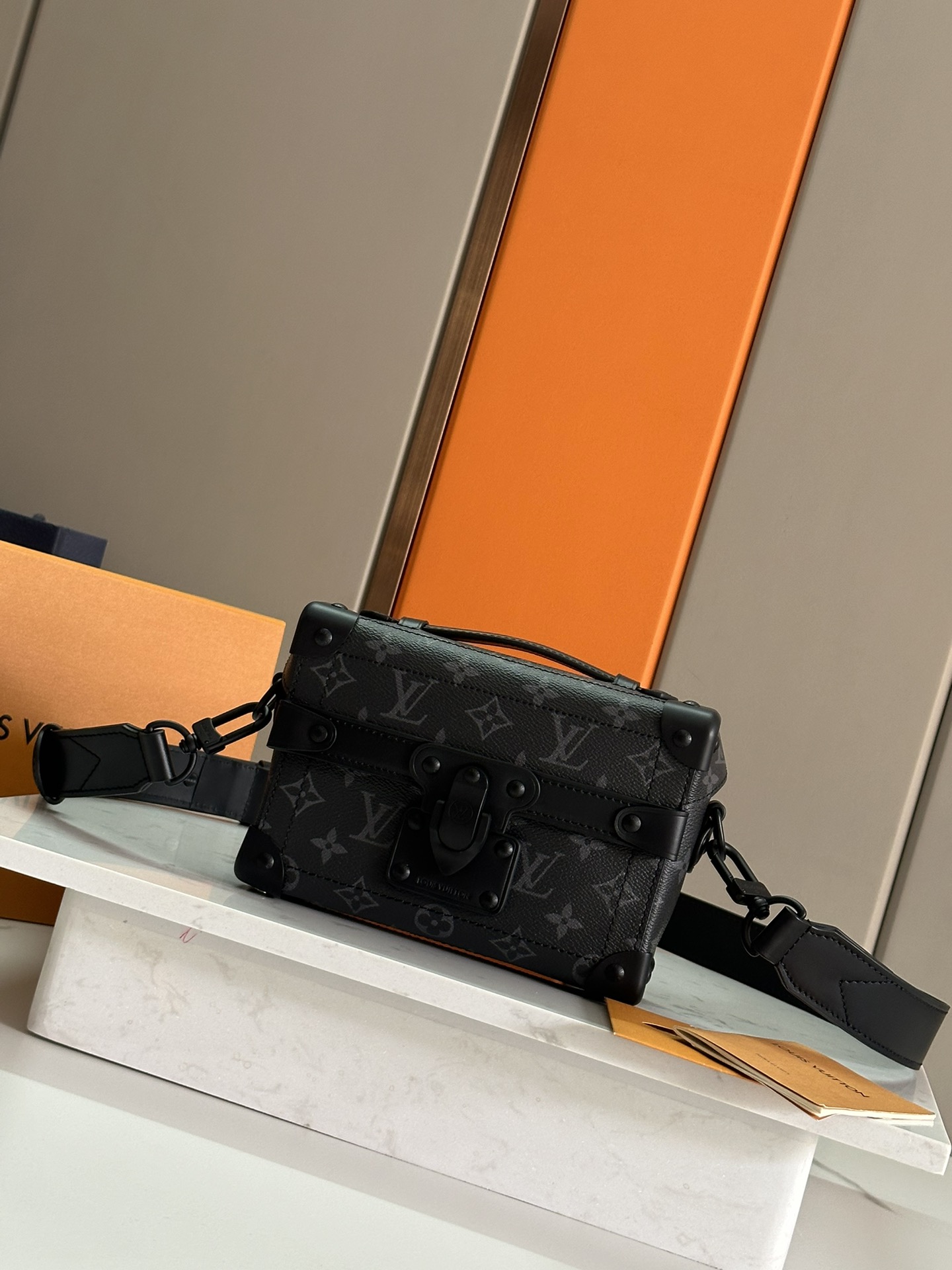 LV 高仿黑色Mini Soft Trunk軟盒包 潮流方形男士斜背包｜歐美奢侈品精品推薦