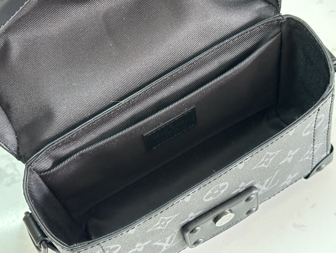 LV 高仿黑色Mini Soft Trunk軟盒包 潮流方形男士斜背包｜歐美奢侈品精品推薦