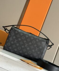 LV高仿黑色Mini Soft Trunk側背包 極簡盒型設計人氣男包