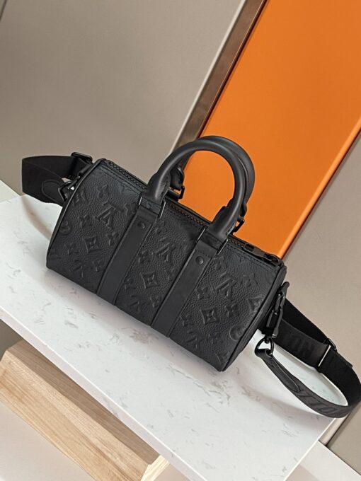 LV Nano Speedy黑色壓紋手袋 一比一精品迷你枕頭包附刺繡肩帶