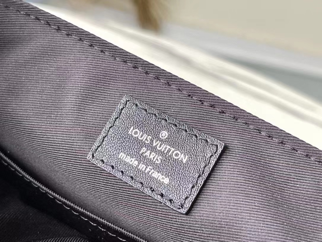 LV N42710 高仿棋盤格斜背包 經典格紋款 男士精品側背信差包｜歐美奢侈品精品推薦