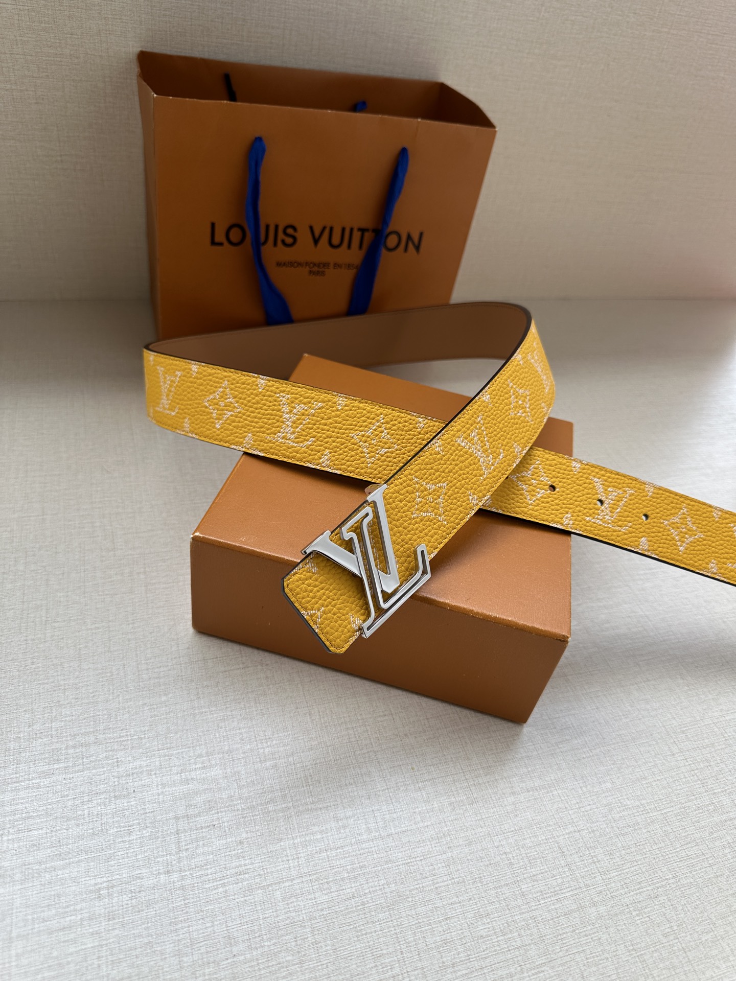 LV 一比一黃色Monogram帆布腰帶 時尚百搭精品男士皮帶｜歐美奢侈品精品推薦