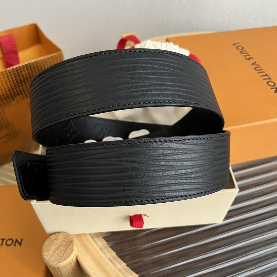 LV 一比一浮雕黑皮銀飾復古LV字母扣男士精品腰帶｜歐美奢侈品精品推薦