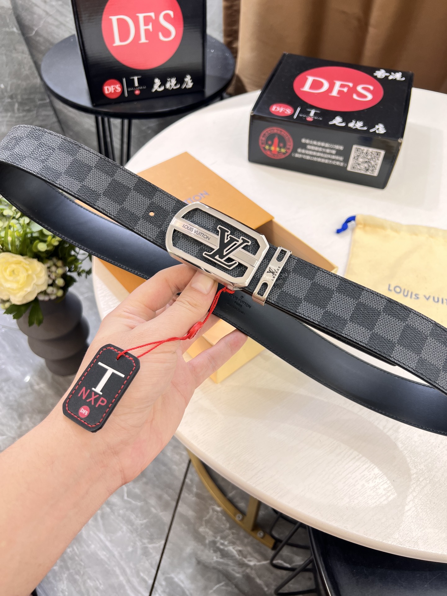 LV 高仿Damier Graphite格紋皮帶銀扣百搭時尚腰帶推薦｜歐美奢侈品精品推薦