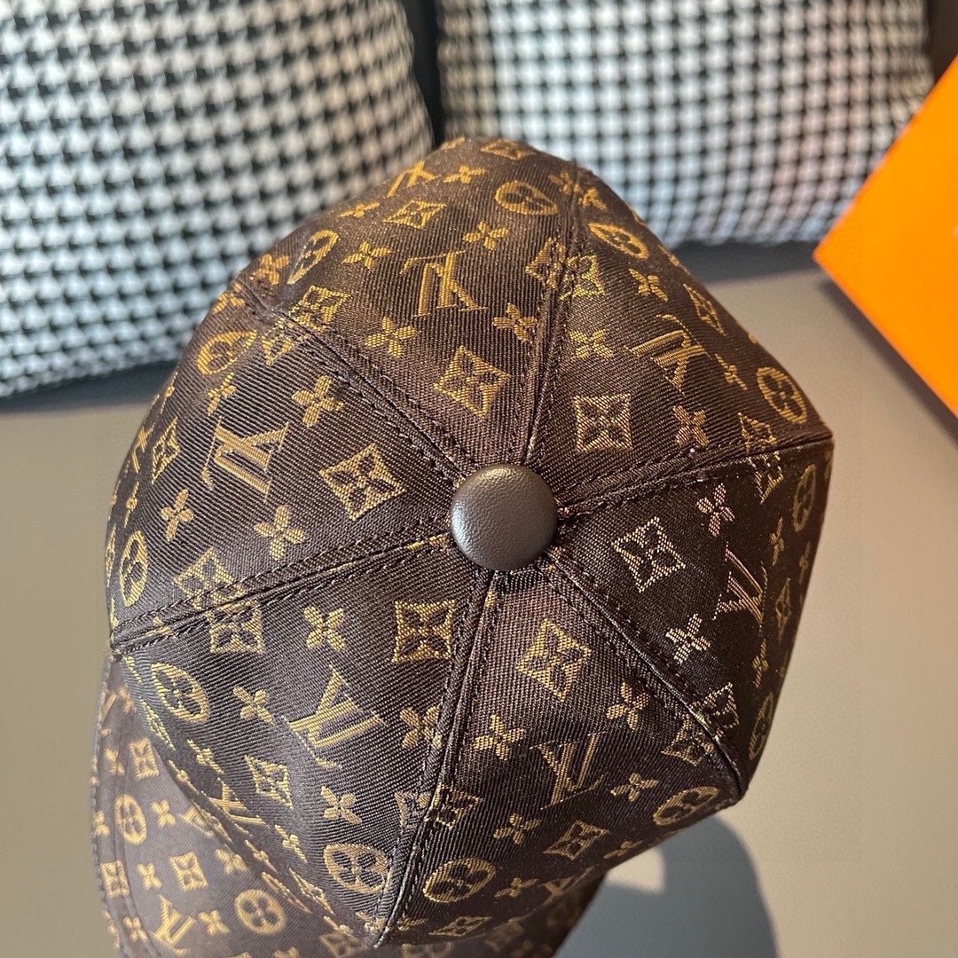 LV高仿經典老花棒球帽雙色刺繡圖騰復古街頭感