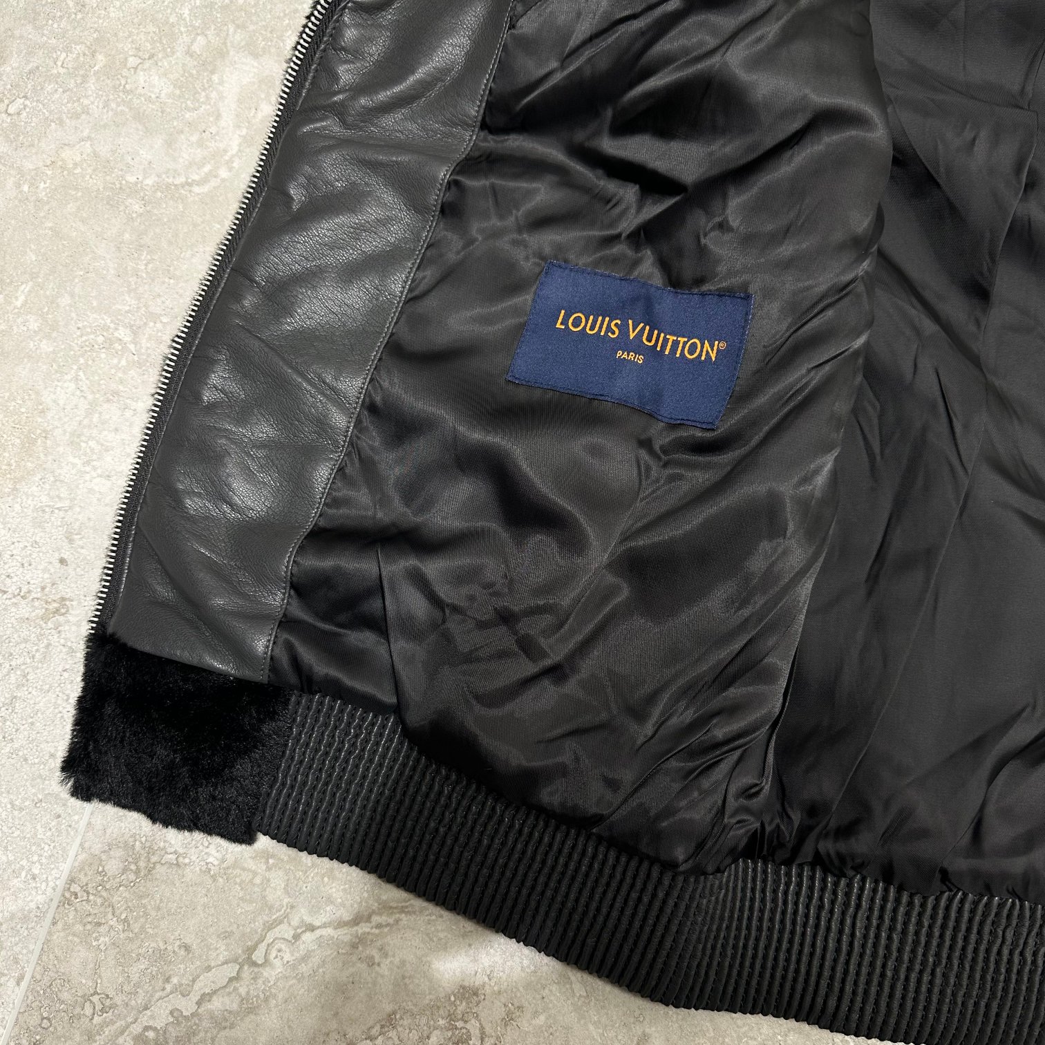 LV一比一滿版絨面水鑽連帽外套 高仿精品冬季保暖款式｜歐美奢侈品精品推薦