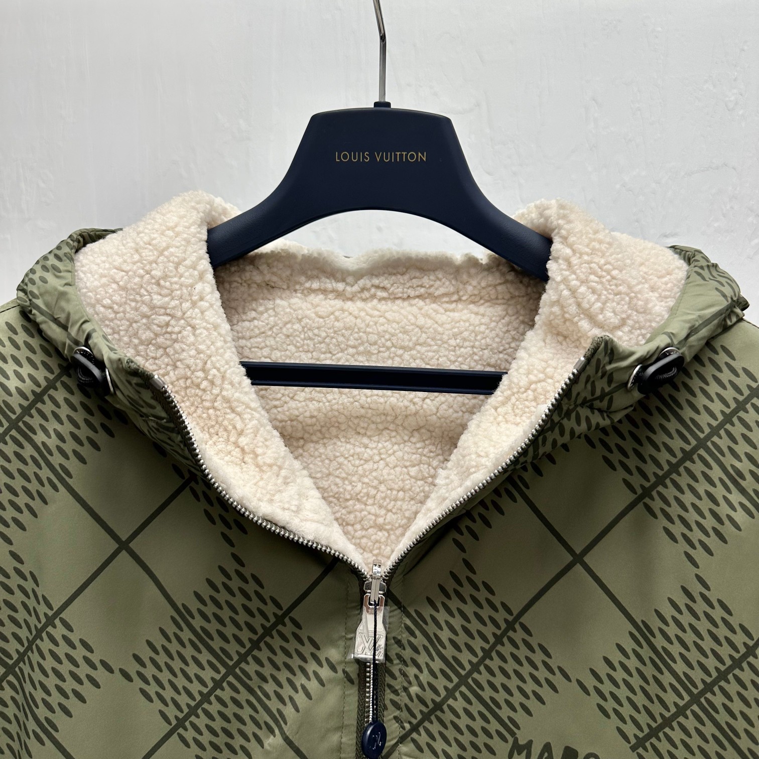 LV高仿連帽外套 格紋設計拉鍊款 綠色潮流防風輕便穿搭｜歐美奢侈品精品推薦