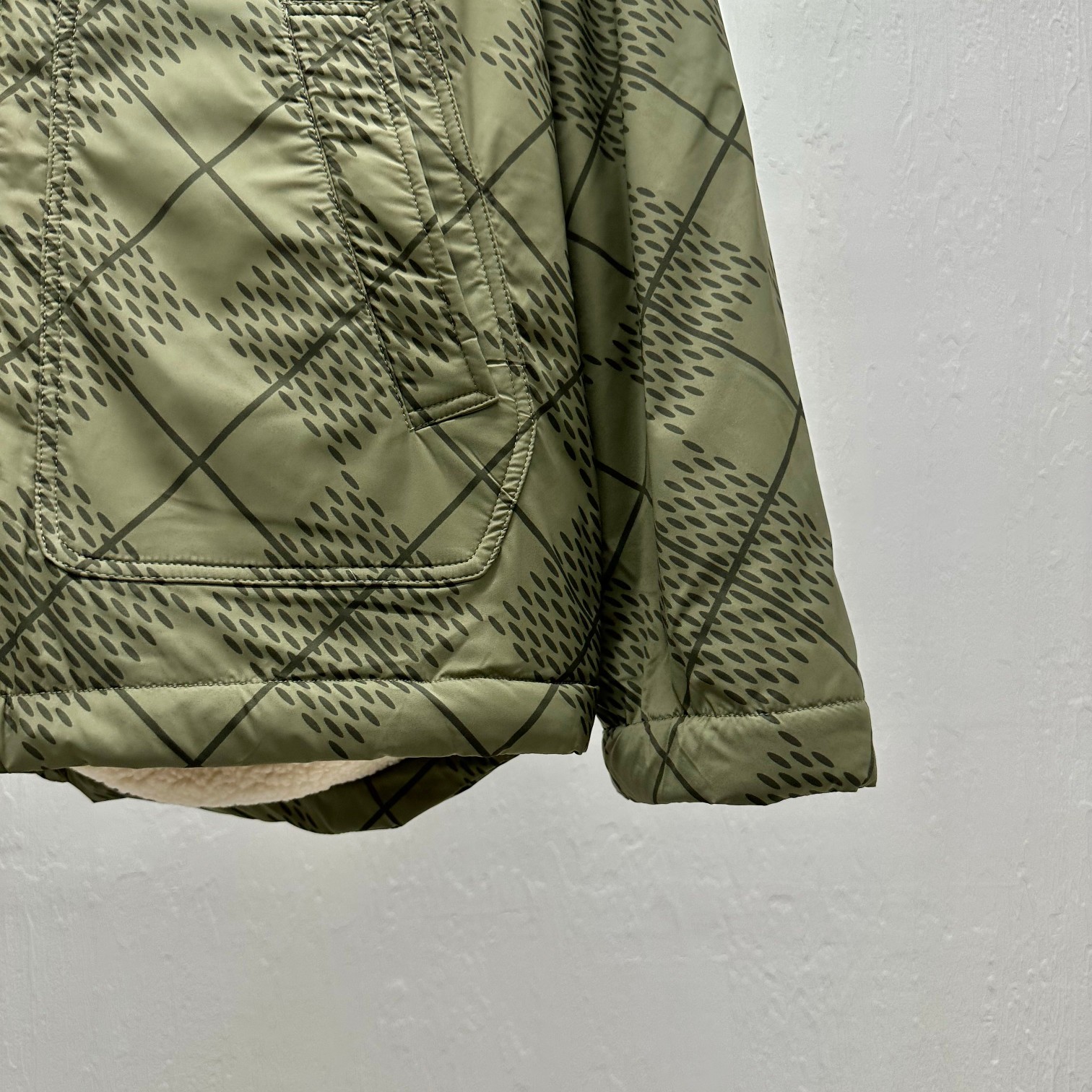 LV高仿連帽外套 格紋設計拉鍊款 綠色潮流防風輕便穿搭｜歐美奢侈品精品推薦