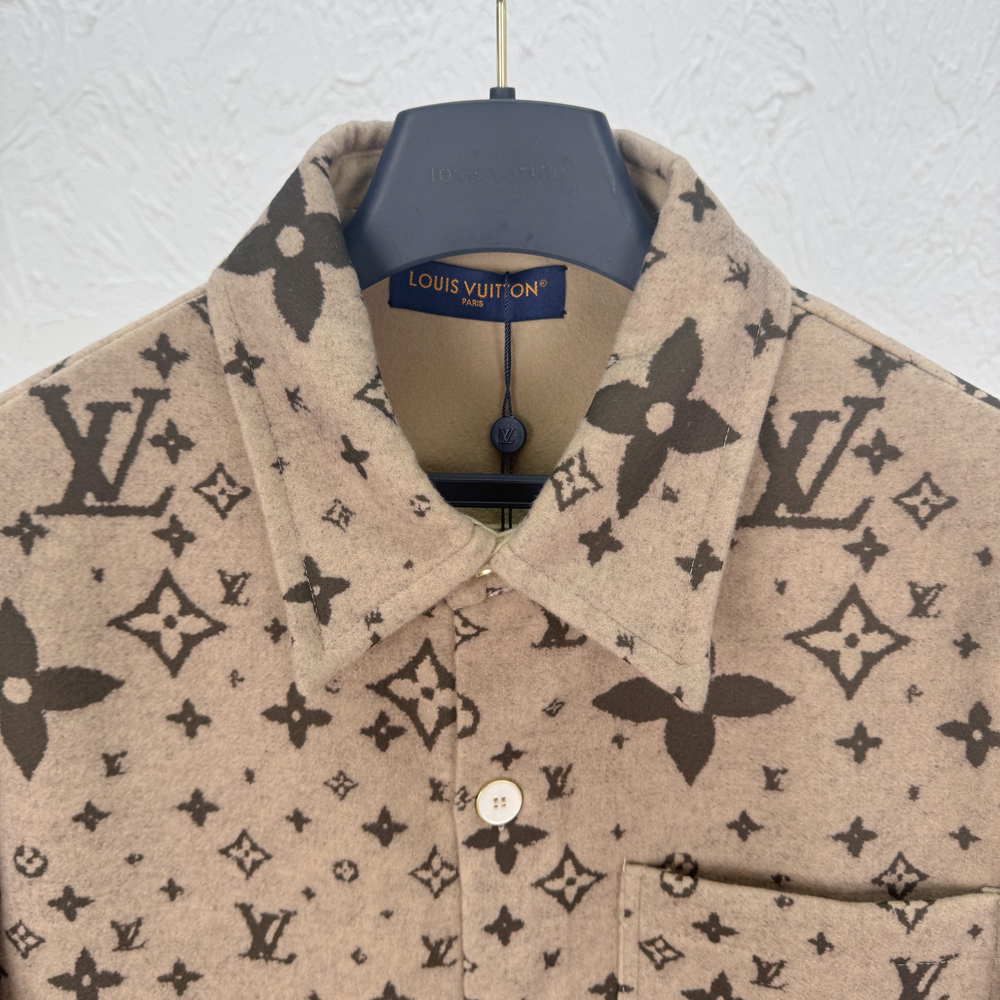 LV高仿羊毛襯衫 滿版Monogram復古設計 秋冬質感男裝｜歐美奢侈品精品推薦