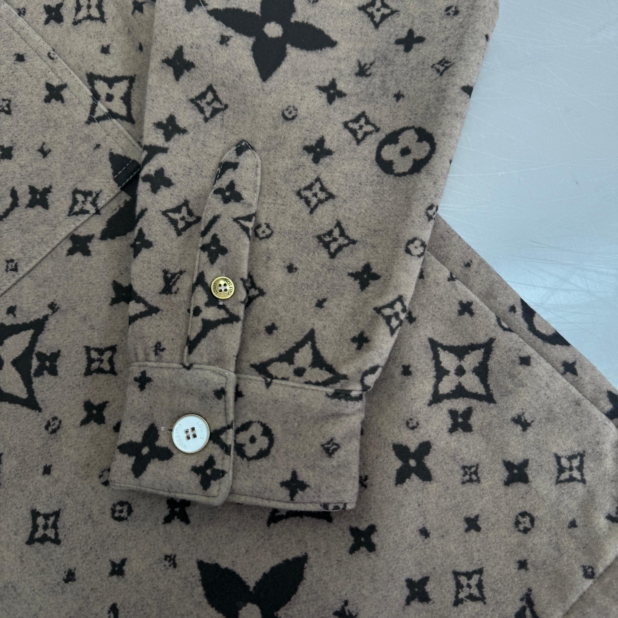 LV高仿羊毛襯衫 滿版Monogram復古設計 秋冬質感男裝｜歐美奢侈品精品推薦