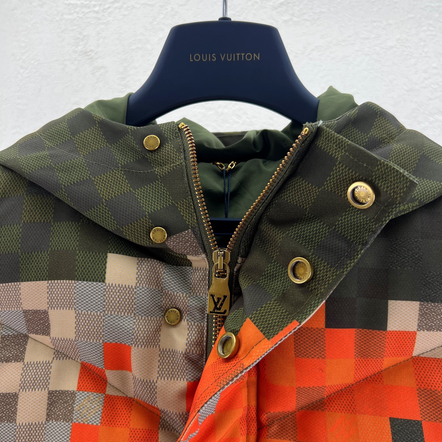 LV高仿羽絨外套 像素迷彩設計 街頭風厚實保暖款｜歐美奢侈品精品推薦