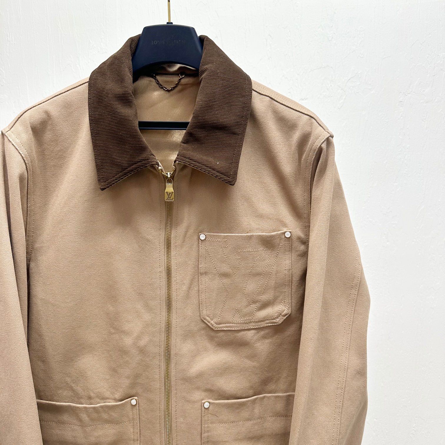 LV高仿卡其夾克 拼接燈芯絨領 工裝風外套百搭款｜歐美奢侈品精品推薦