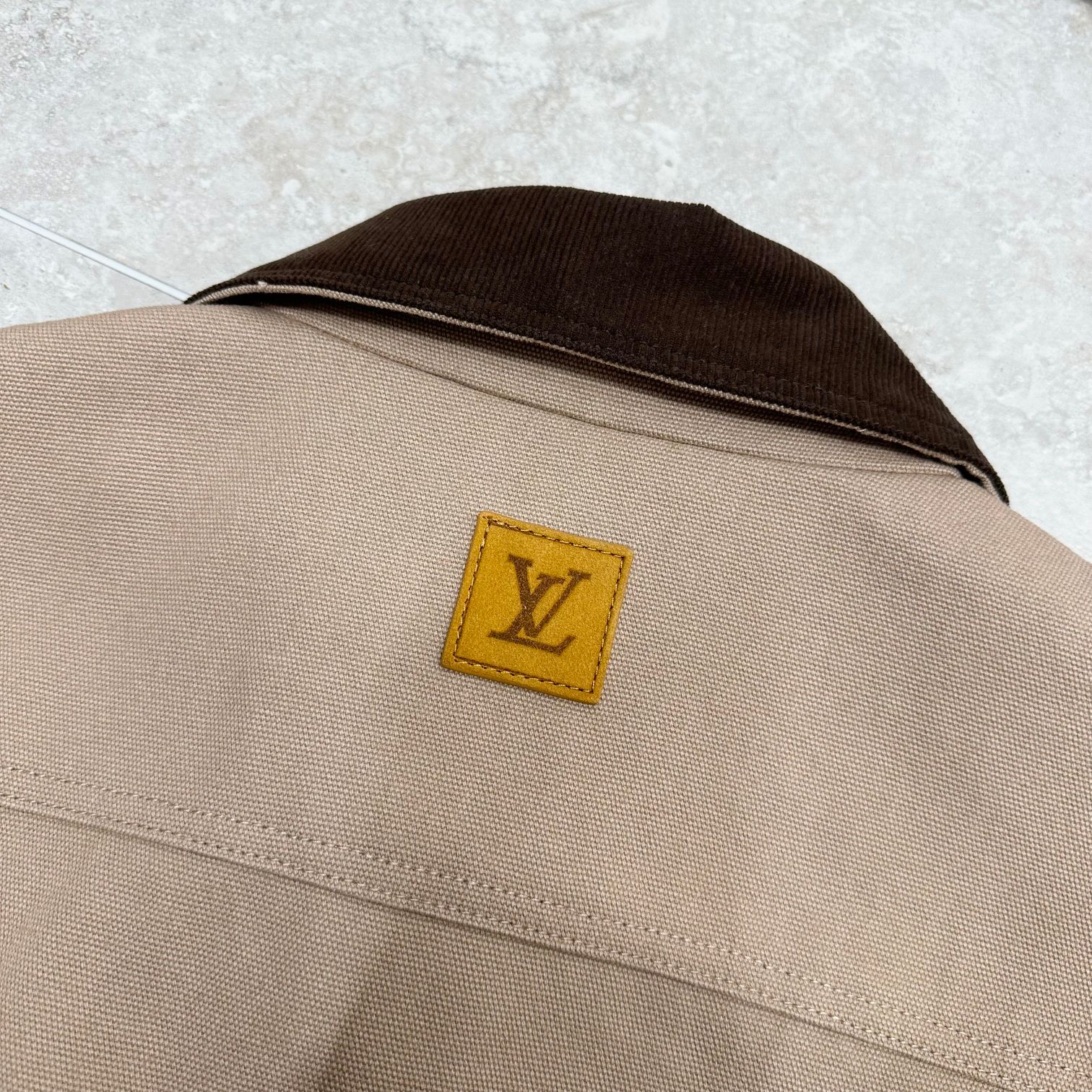 LV高仿卡其夾克 拼接燈芯絨領 工裝風外套百搭款｜歐美奢侈品精品推薦