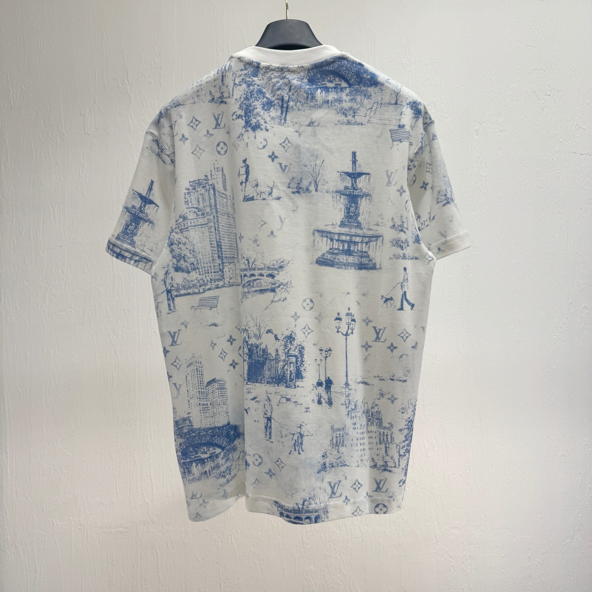 LV原單城市景觀印花短T 清新藍白配色 經典Logo融合藝術風｜歐美奢侈品精品推薦