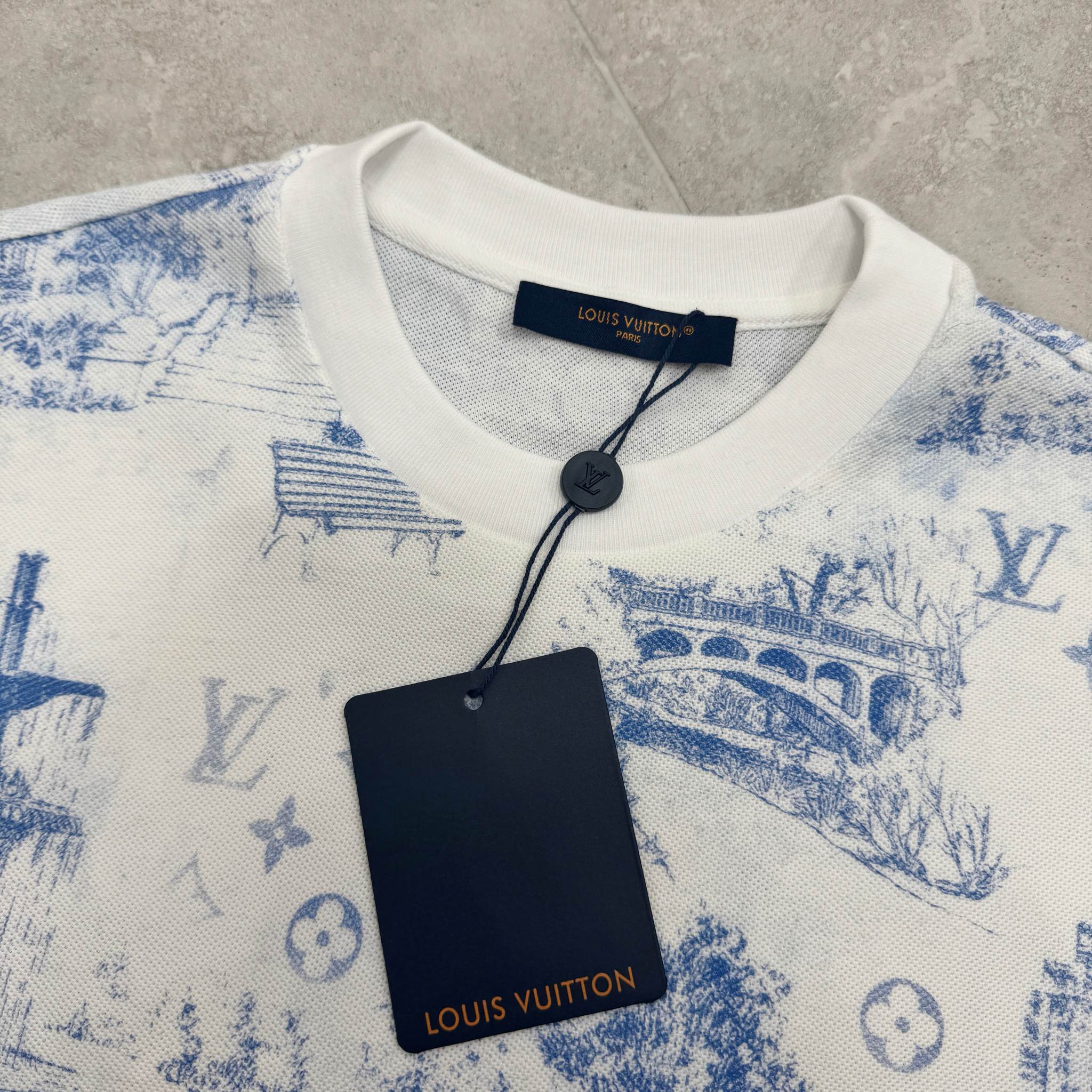 LV原單城市景觀印花短T 清新藍白配色 經典Logo融合藝術風｜歐美奢侈品精品推薦