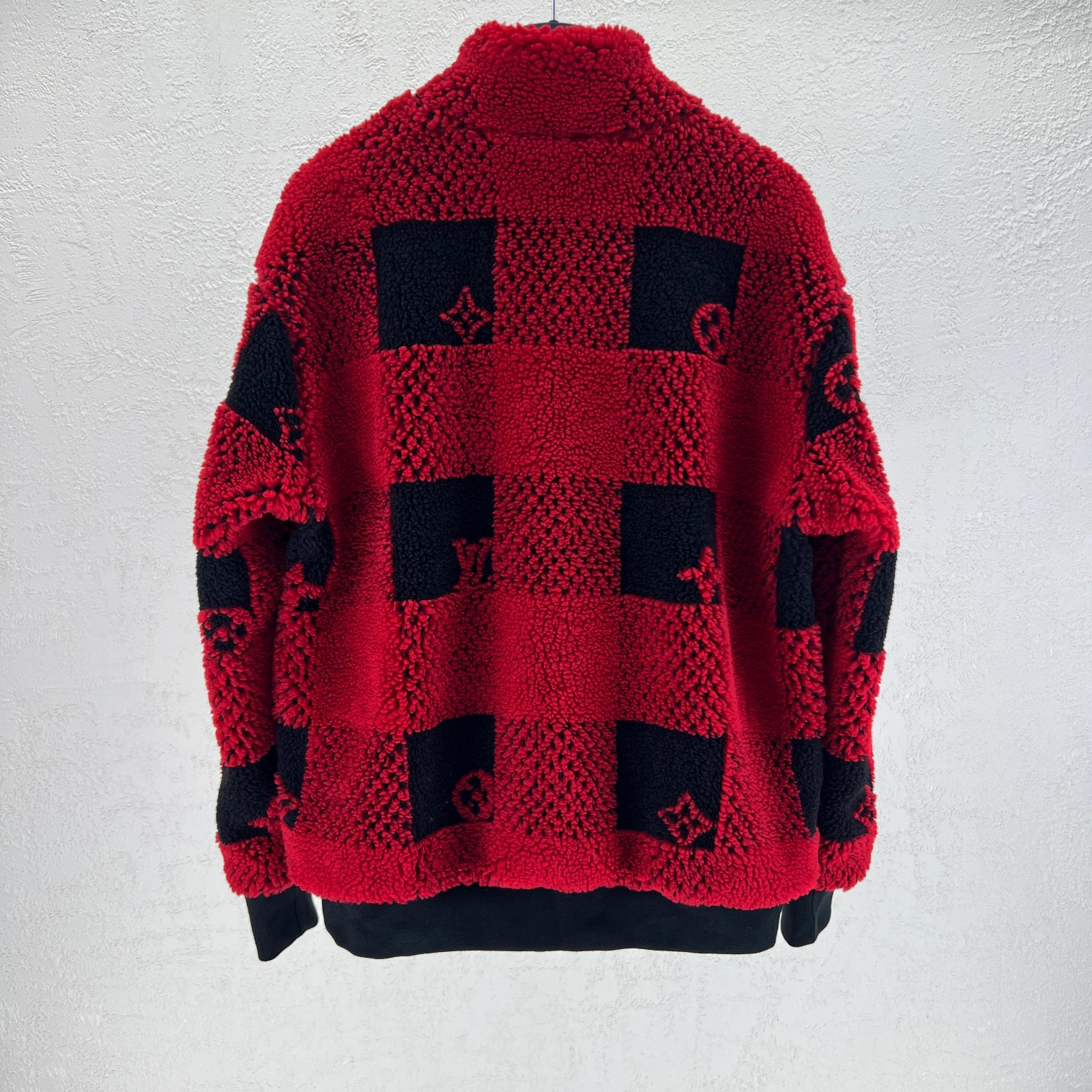 LV高仿羊羔絨外套 紅黑棋盤格拉鍊外套 秋冬撞色保暖款｜歐美奢侈品精品推薦