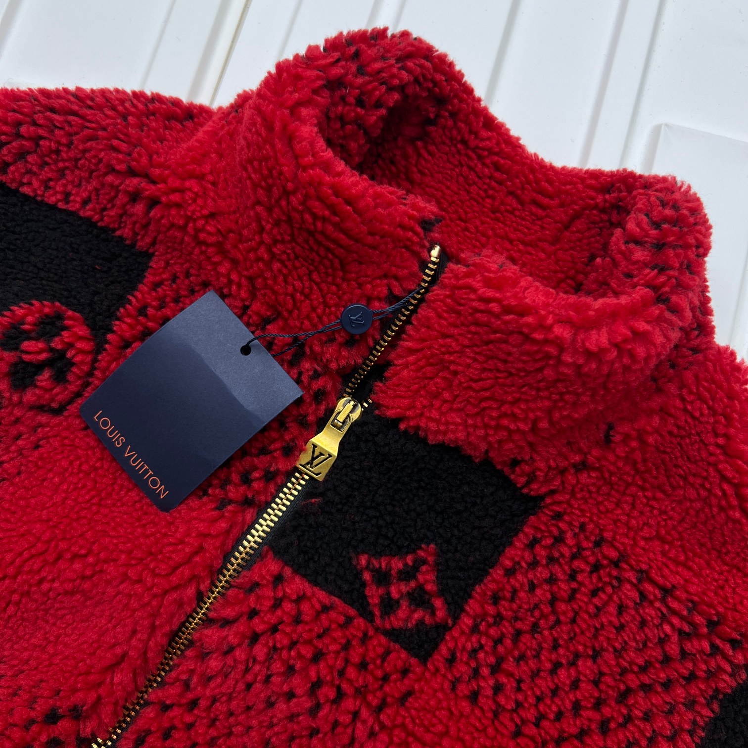 LV高仿羊羔絨外套 紅黑棋盤格拉鍊外套 秋冬撞色保暖款｜歐美奢侈品精品推薦