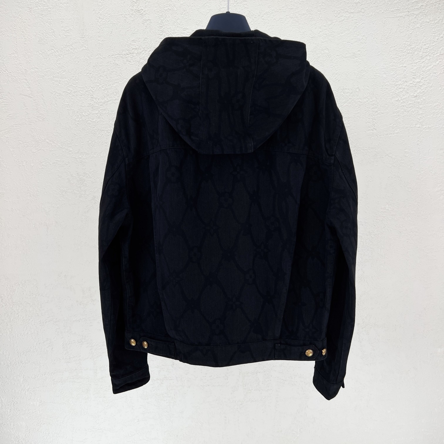 LV原單丹寧外套 深藍連帽設計 秋冬金扣街頭風外套推薦｜歐美奢侈品精品推薦