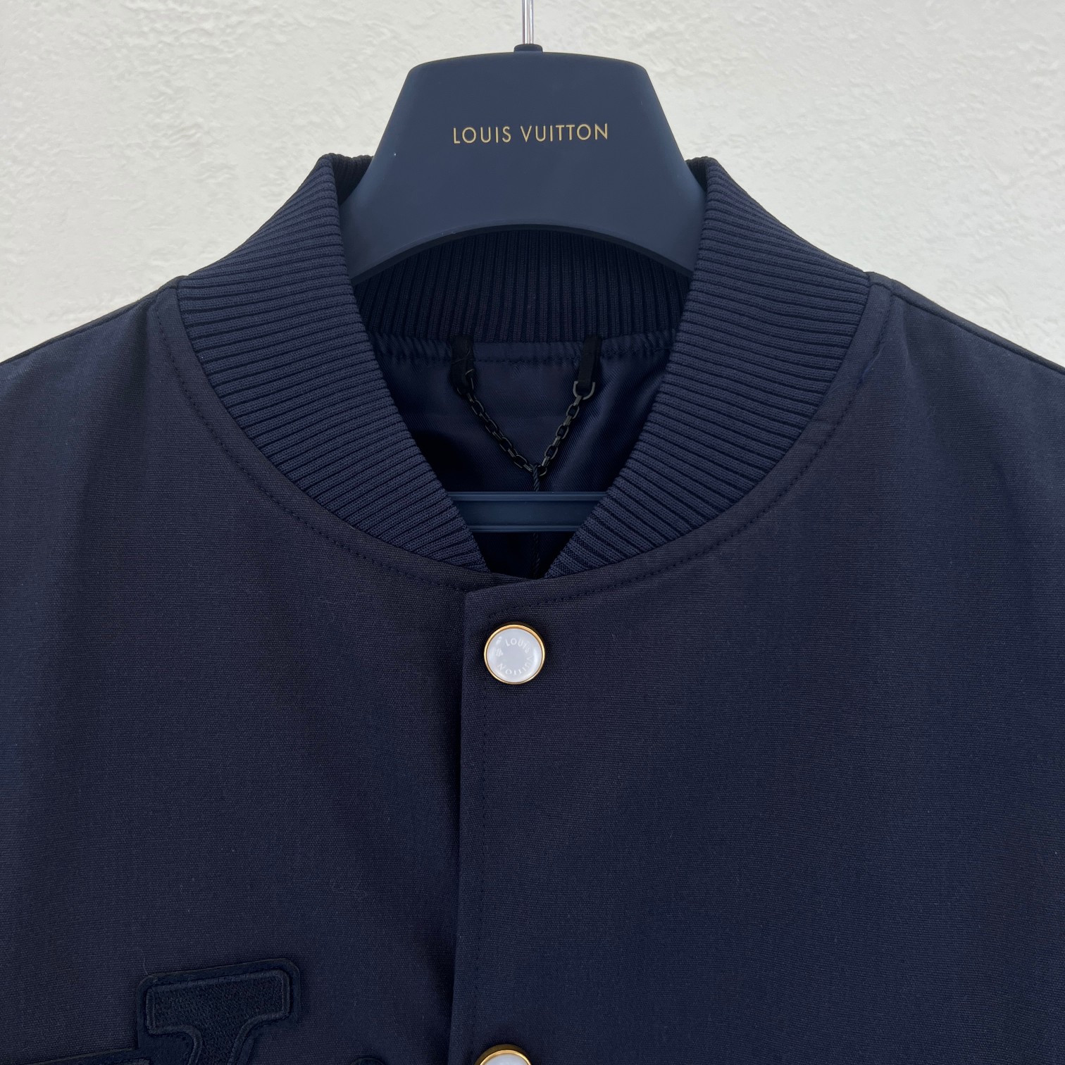 LV高仿棒球外套 Lovers刺繡款 海軍藍簡約潮流百搭夾克｜歐美奢侈品精品推薦