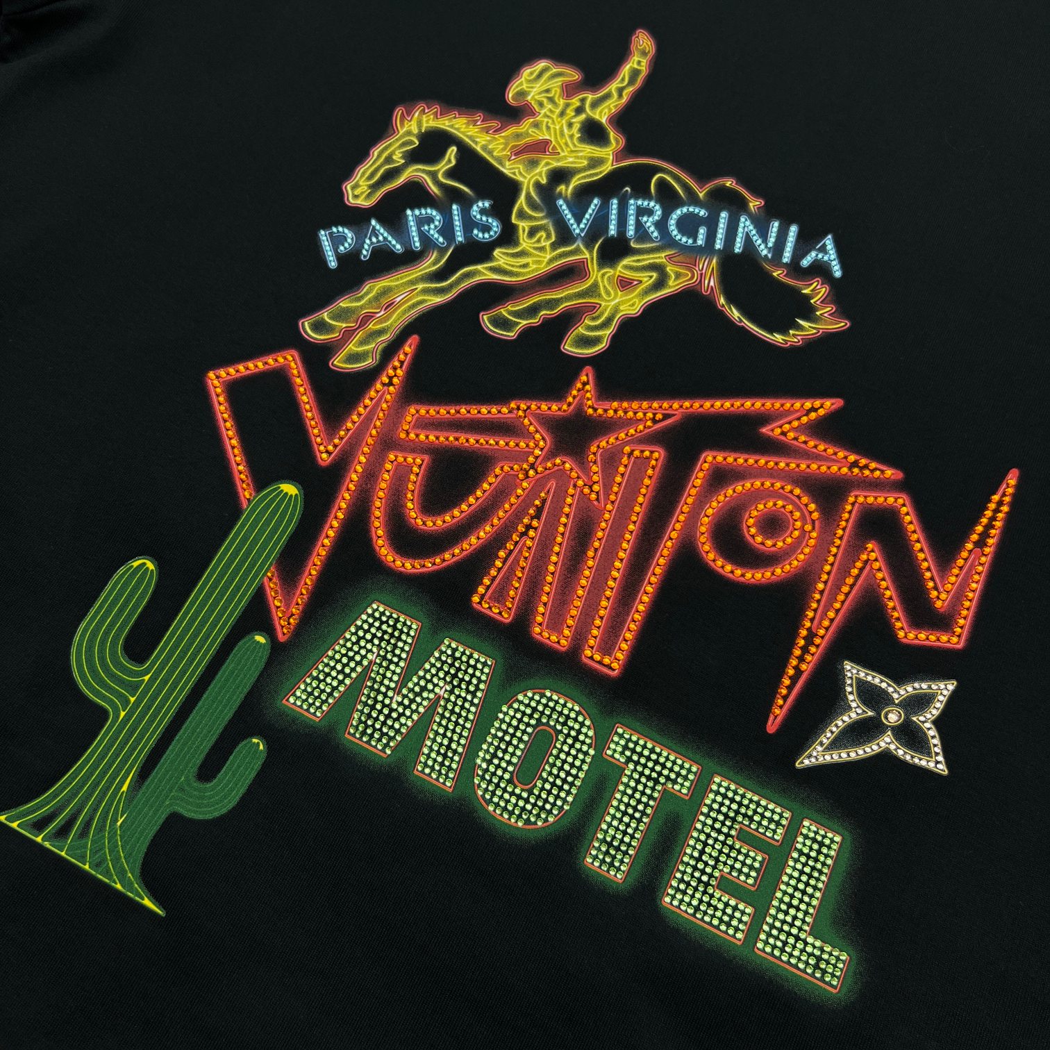 LV高仿T恤 Motel霓虹印花設計款 黑色潮流短袖百搭上衣｜歐美奢侈品精品推薦