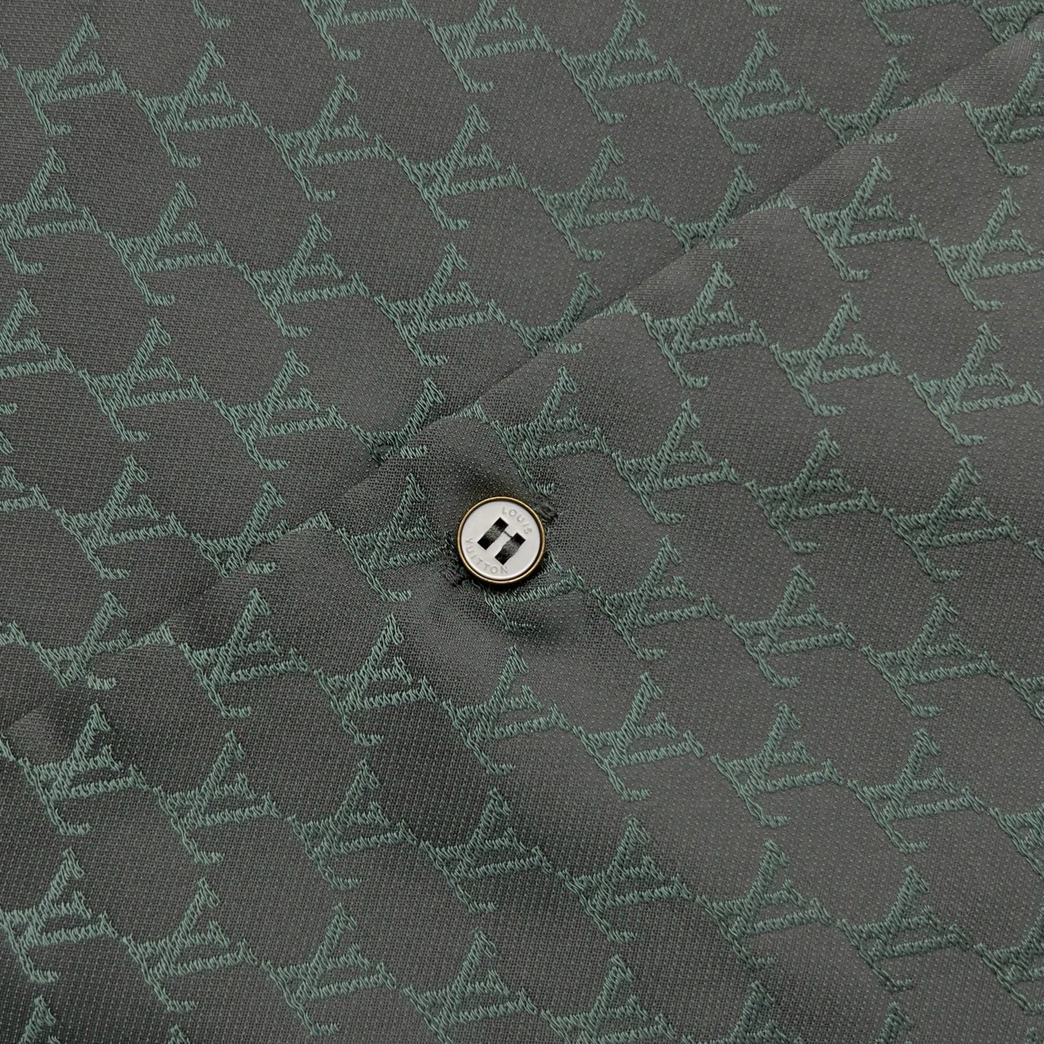 LV高仿短袖襯衫 Monogram小花灰綠色開領設計 寬鬆輕薄款｜歐美奢侈品精品推薦