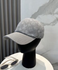 LV 一比一灰色棒球帽 簡約滿版壓紋設計