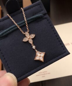 LV 原單花瓣珍珠項鍊 玫瑰金鑲鑽點綴細節優雅