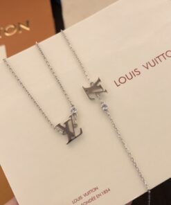 LV 高仿LOGO雙吊墜項鍊 簡約鑽飾點綴設計款