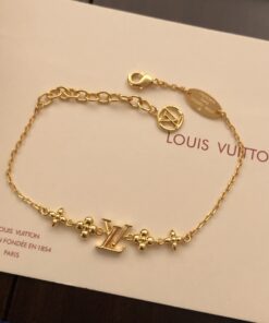 LV 高仿金色Logo手鍊 經典花紋鏈飾優雅風格