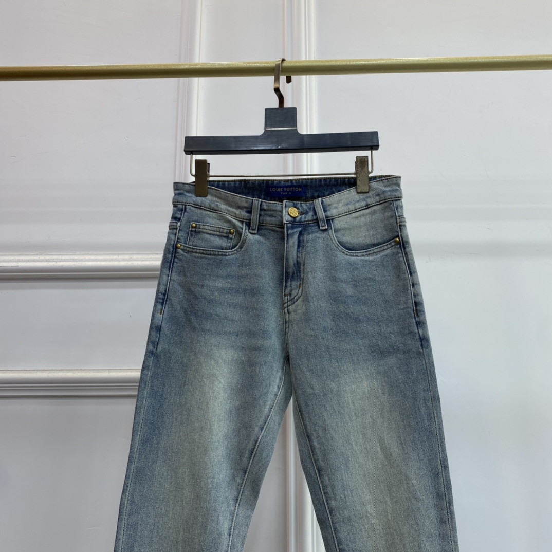 LV 精品仿製水洗牛仔褲 後袋大Logo街頭風｜歐美奢侈品精品推薦