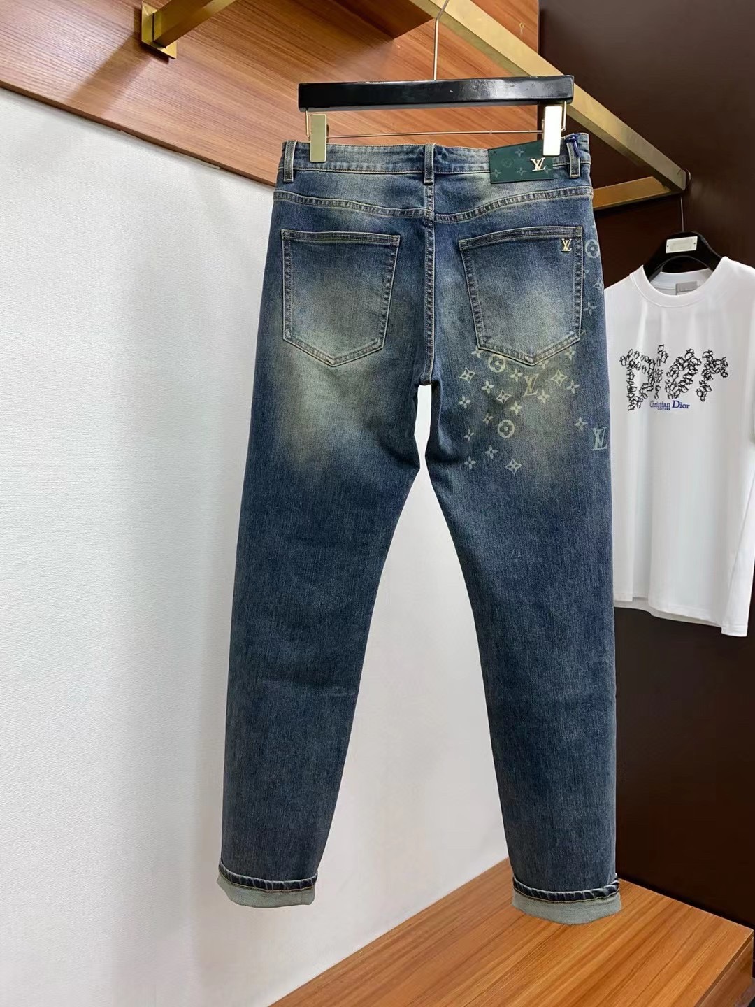 LV 高仿丹寧褲 漸層水洗老花 簡約標誌款｜歐美奢侈品精品推薦