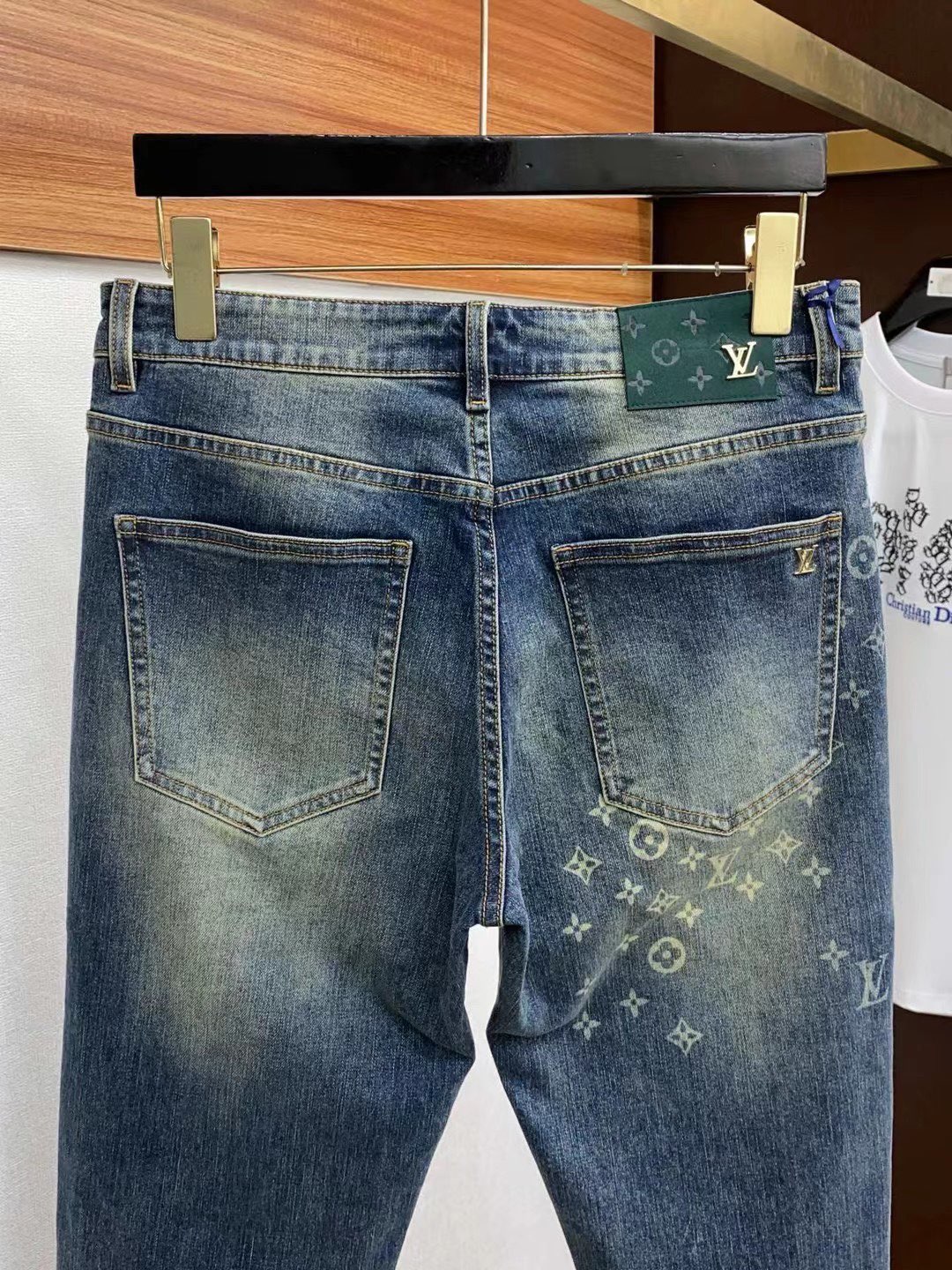 LV 高仿丹寧褲 漸層水洗老花 簡約標誌款｜歐美奢侈品精品推薦