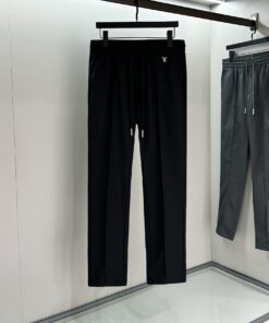 LV高仿長褲黑色直筒剪裁簡約潮感運動設計