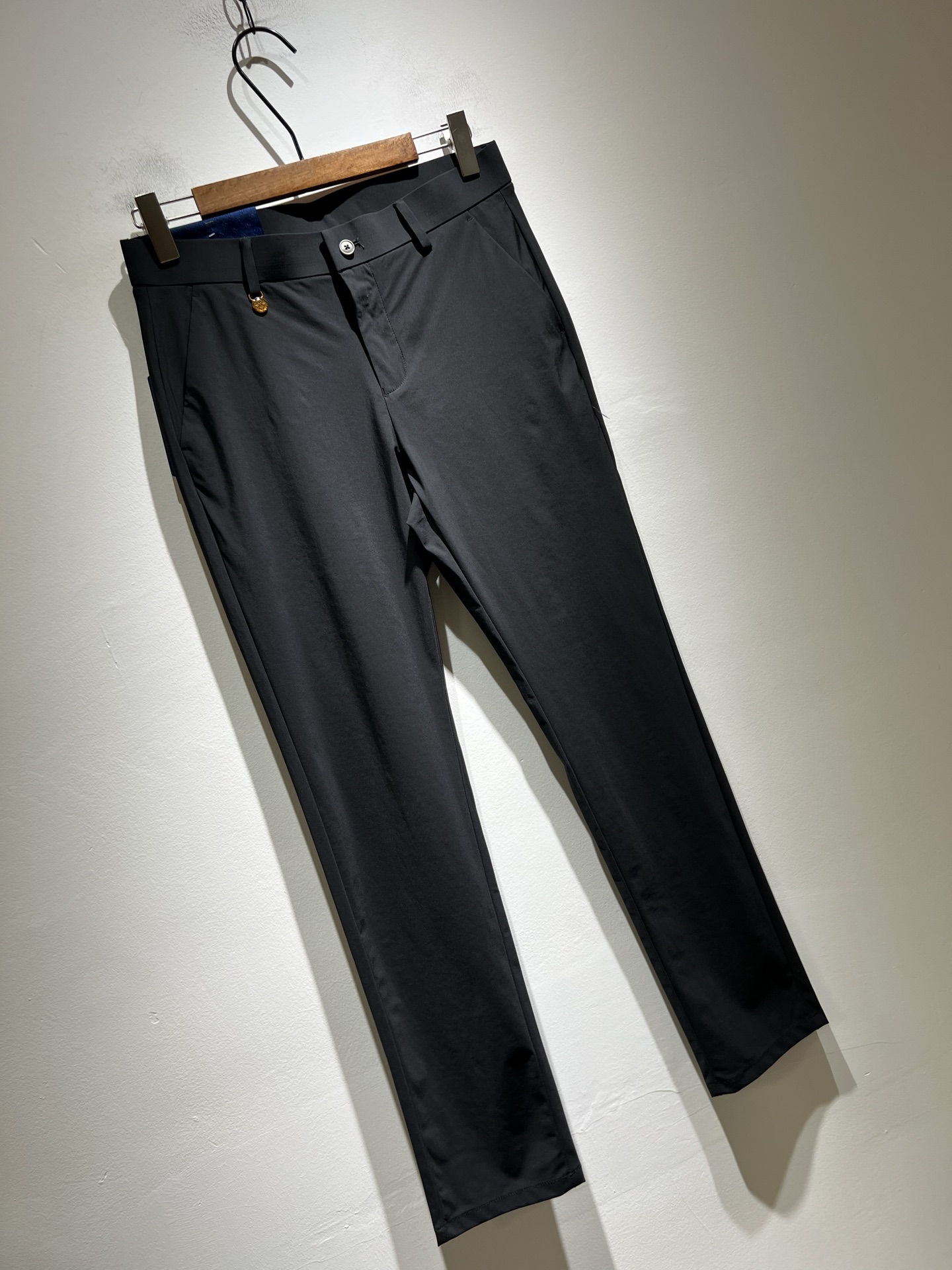 LV高仿修身長褲西裝剪裁設計感俐落氣質款｜歐美奢侈品精品推薦