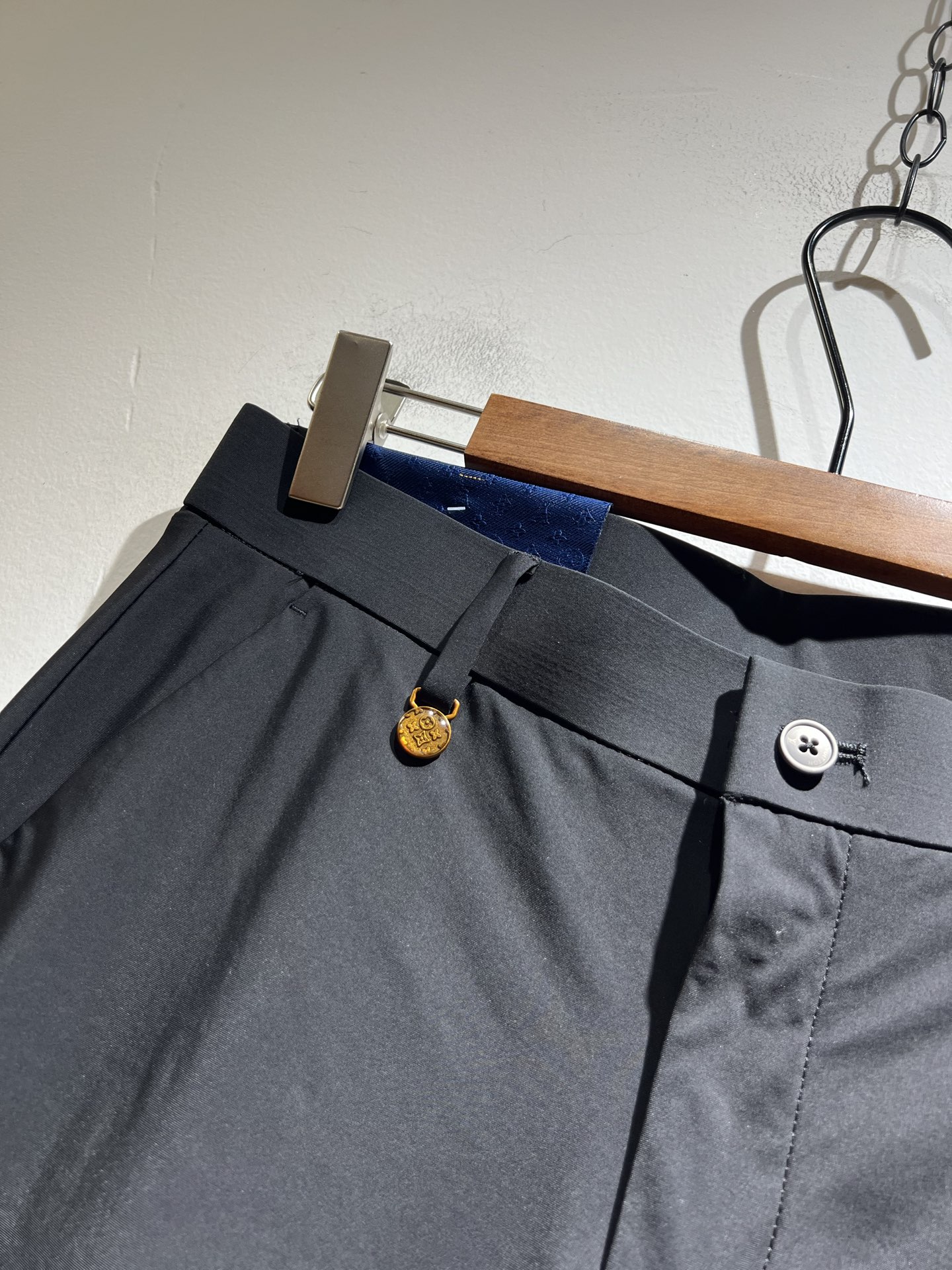 LV高仿修身長褲西裝剪裁設計感俐落氣質款｜歐美奢侈品精品推薦