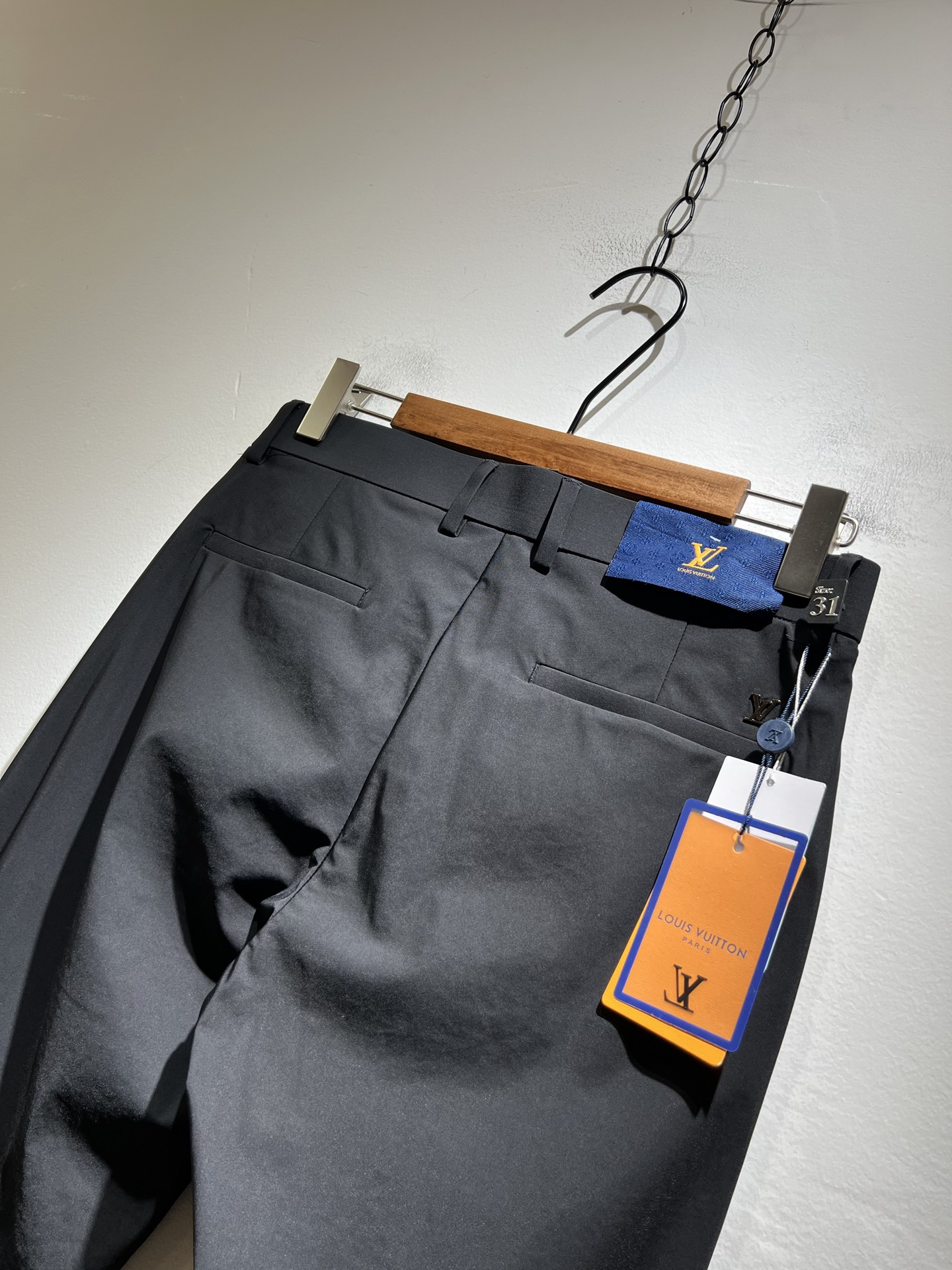 LV高仿修身長褲西裝剪裁設計感俐落氣質款｜歐美奢侈品精品推薦