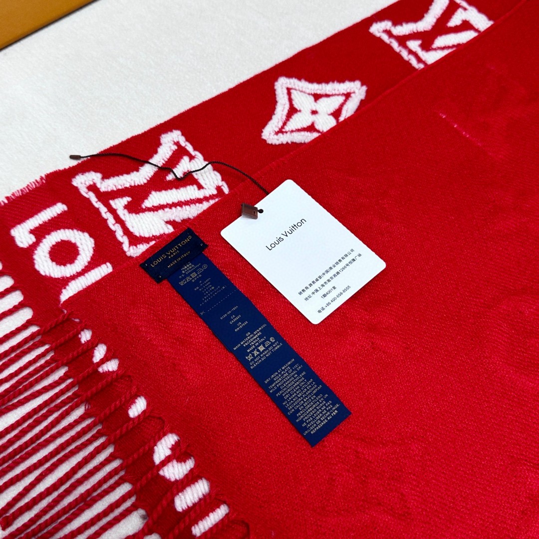 LV A貨紅色LOGO羊毛圍巾冬季保暖百搭流行時尚單品推薦｜歐美奢侈品精品推薦