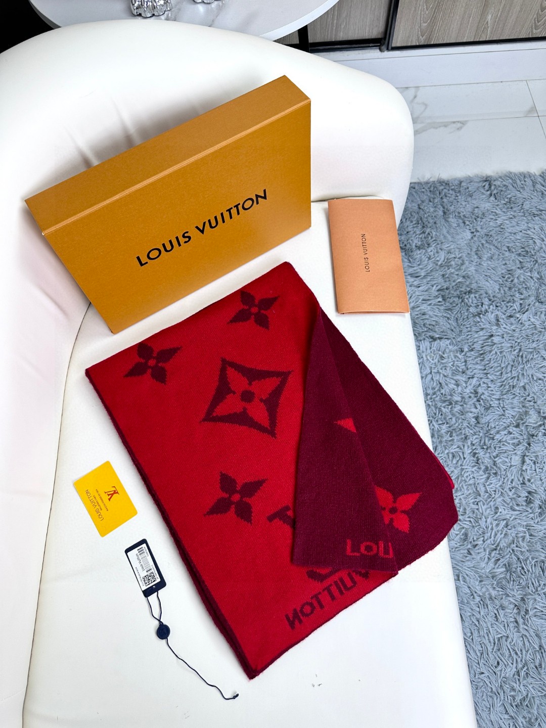 LV 一比一酒紅色經典花紋圍巾秋冬保暖百搭女款氣質圍脖｜歐美奢侈品精品推薦