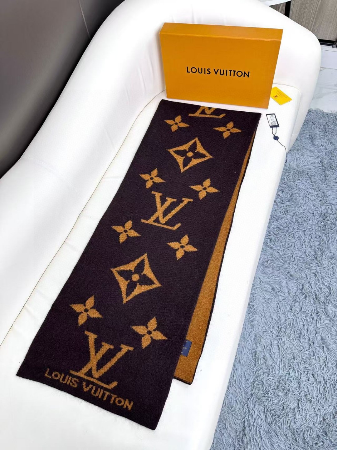 LV 原單咖啡色經典Monogram大花圍巾秋冬百搭保暖人氣款｜歐美奢侈品精品推薦