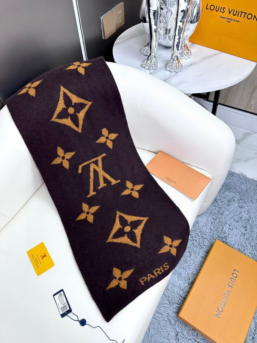 LV 原單咖啡色經典Monogram大花圍巾秋冬百搭保暖人氣款｜歐美奢侈品精品推薦