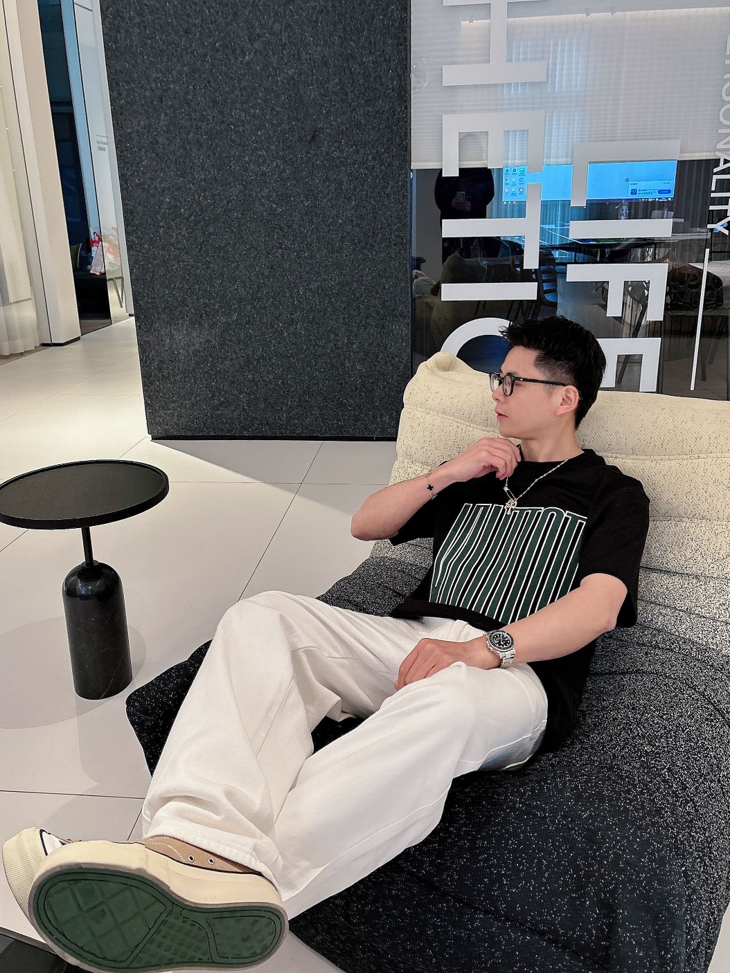 LV 一比一黑色字母印花T恤潮流百搭男士短袖T恤｜歐美奢侈品精品推薦