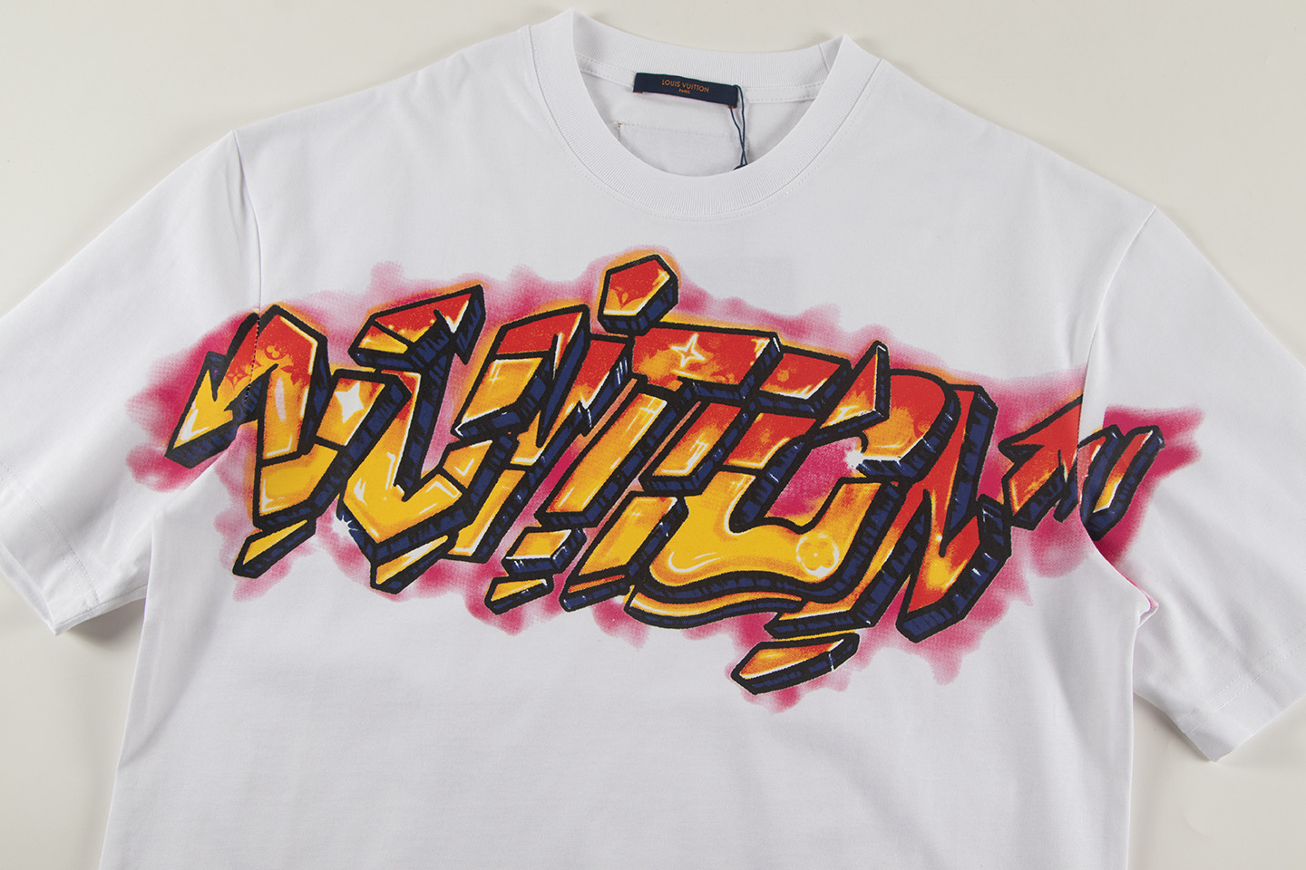 LV一比一塗鴉白色T恤街頭風Logo設計款｜歐美奢侈品精品推薦