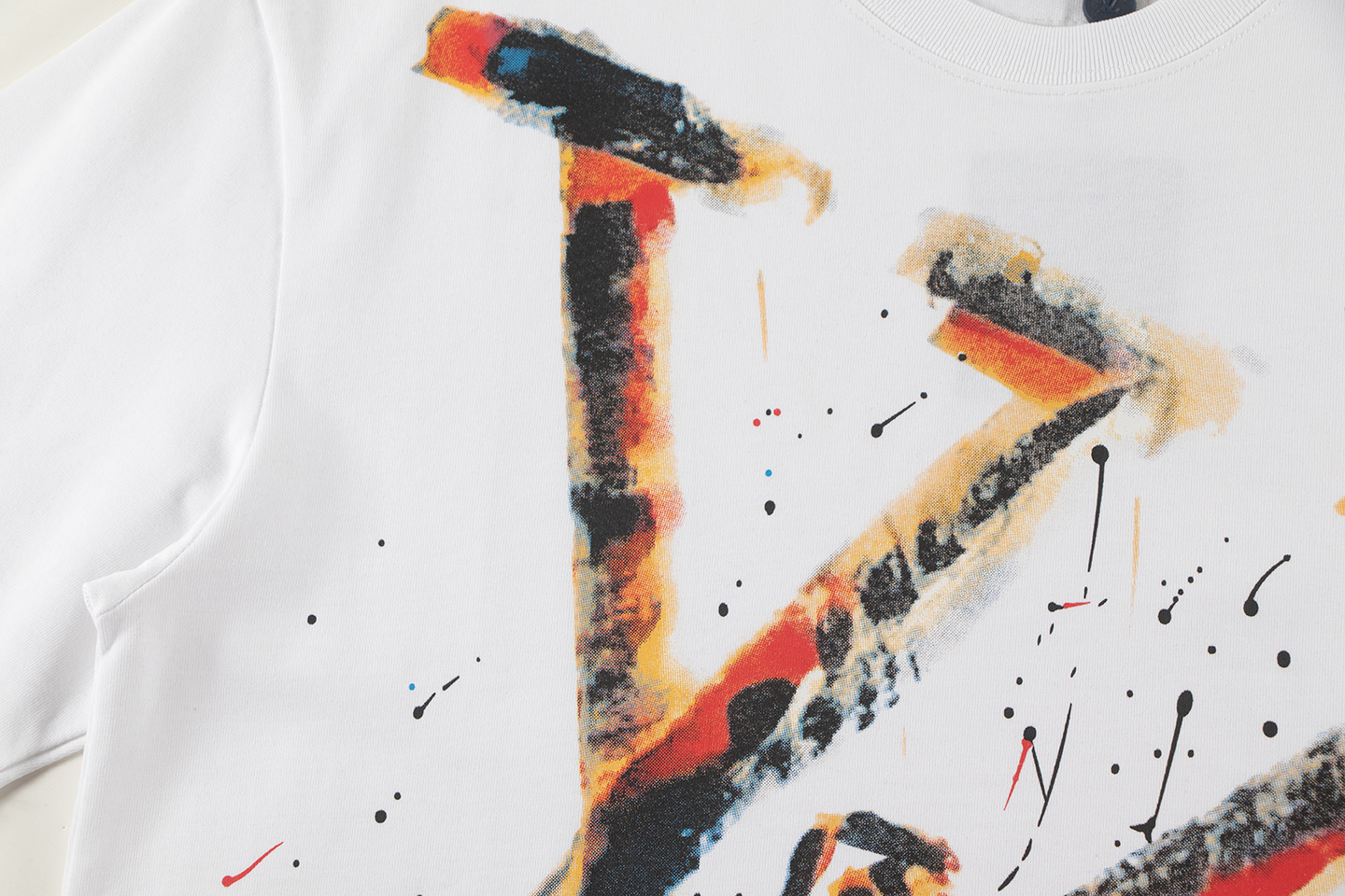 LV一比一黑色壓紋T恤簡約風百搭款短袖上衣｜歐美奢侈品精品推薦