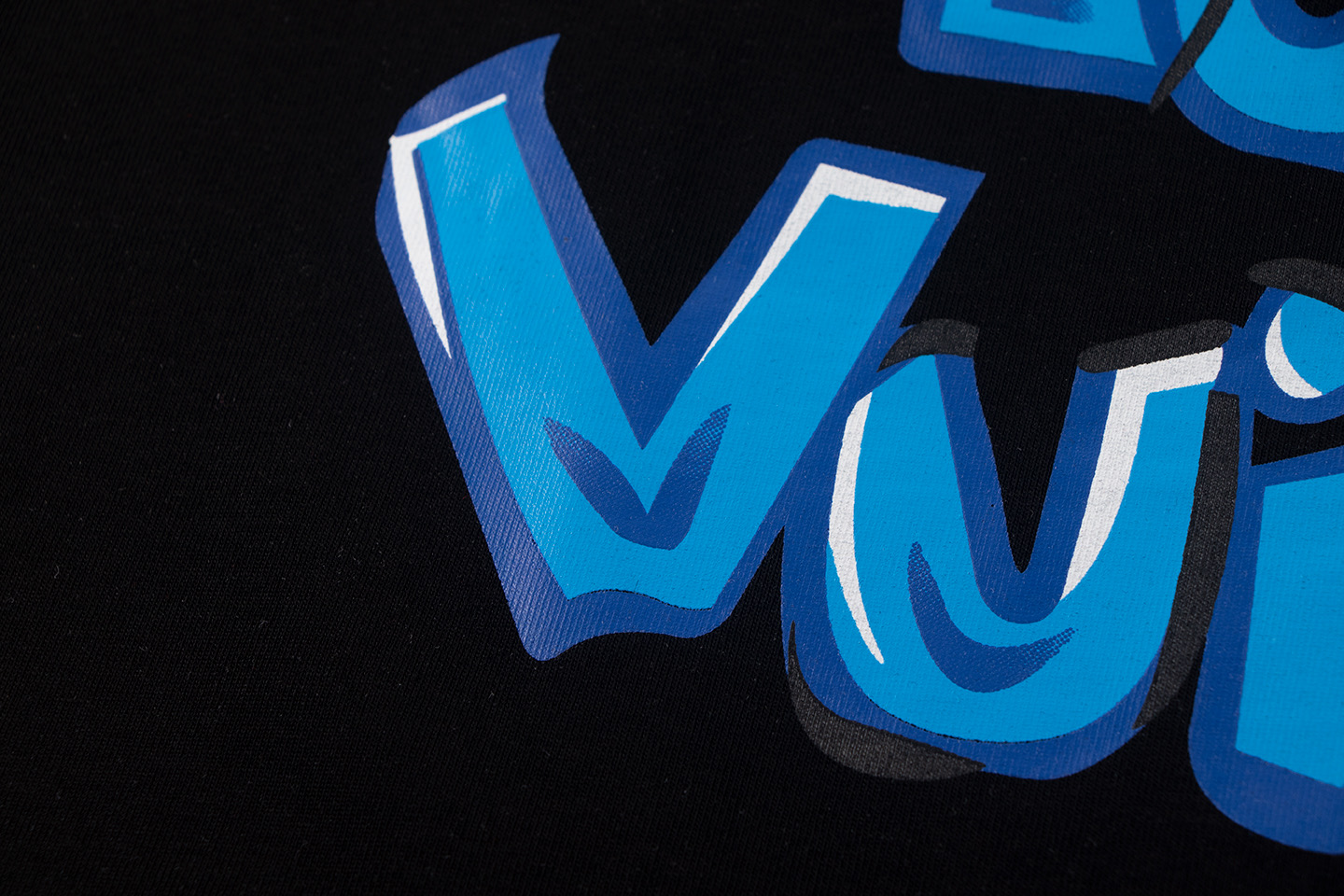 LV高仿黑T潮感卡通塗鴉風Logo印花短袖上衣